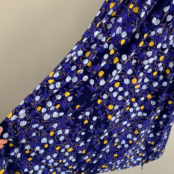 Leota Mindy Shirred Midi Dress In Woodberry Size Large - Picture 5 of 15